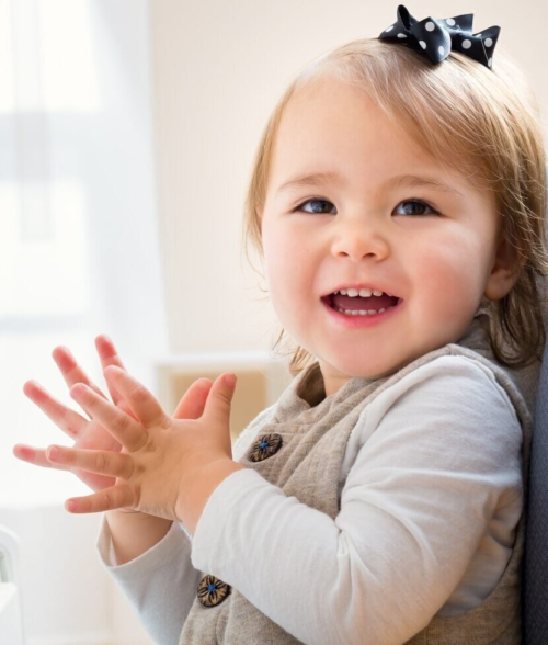 <p>Les experts de la santé et du développement des enfants ne recommandent pas les jouets dotés de l’intelligence artificielle pour les enfants</p><p>Découvrez pourquoi et quelles sont leurs recommandations.</p>